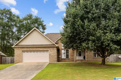 Exterior - 2043 Maplewood Ln, Clanton, AL 35045 photo 1 of 10
