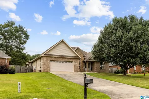 Exterior - 2043 Maplewood Ln, Clanton, AL 35045 photo 2 of 10