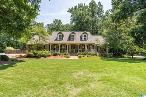 868 Ridgecrest Dr, Gardendale, AL 35071