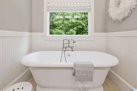 Bath - 360 Stonegate Dr, Birmingham, AL 35242 photo 4 of 7