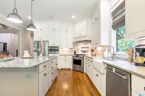 Kitchen - 360 Stonegate Dr, Birmingham, AL 35242 photo 4 of 7