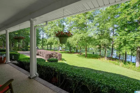 326 Levan Dr, Columbiana, AL 35051