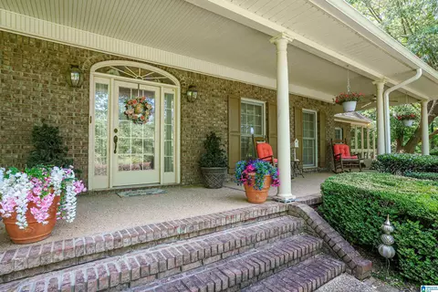 326 Levan Dr, Columbiana, AL 35051