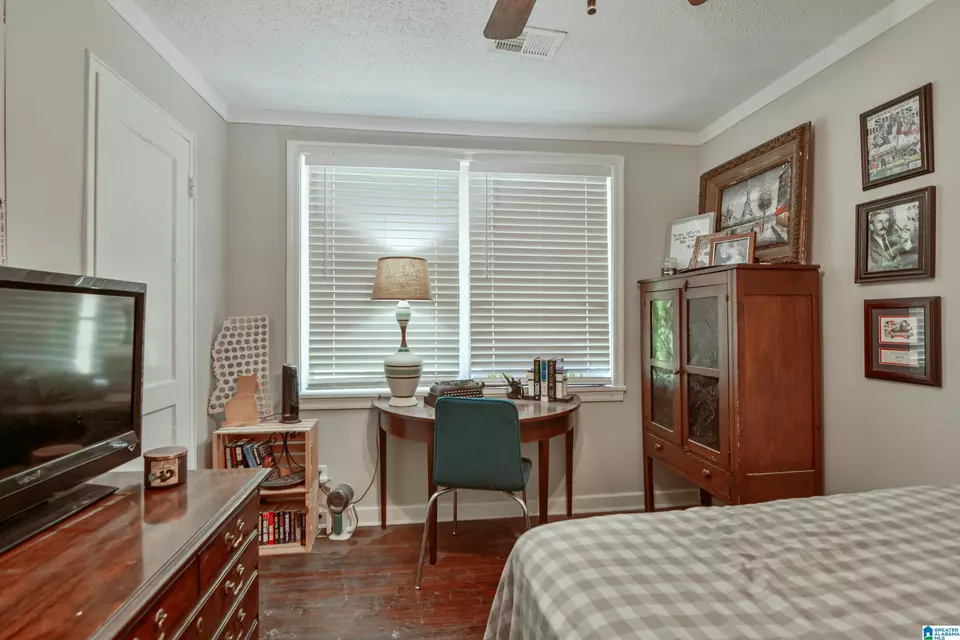 Bedroom - 1700 Valley Ave #D, Homewood, AL 35209 photo 6 of 8