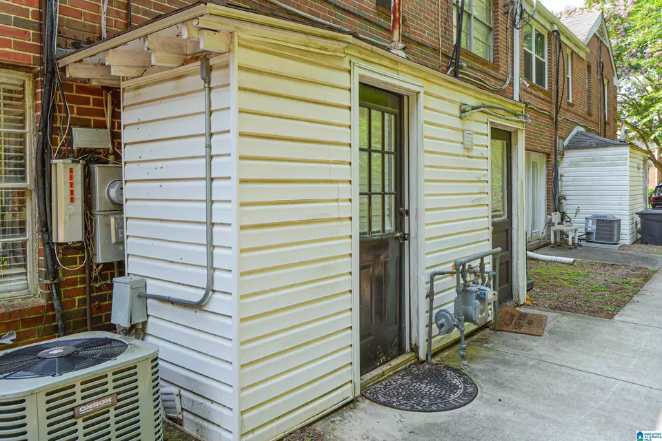 Exterior - 1700 Valley Ave #D, Homewood, AL 35209 photo 4 of 5