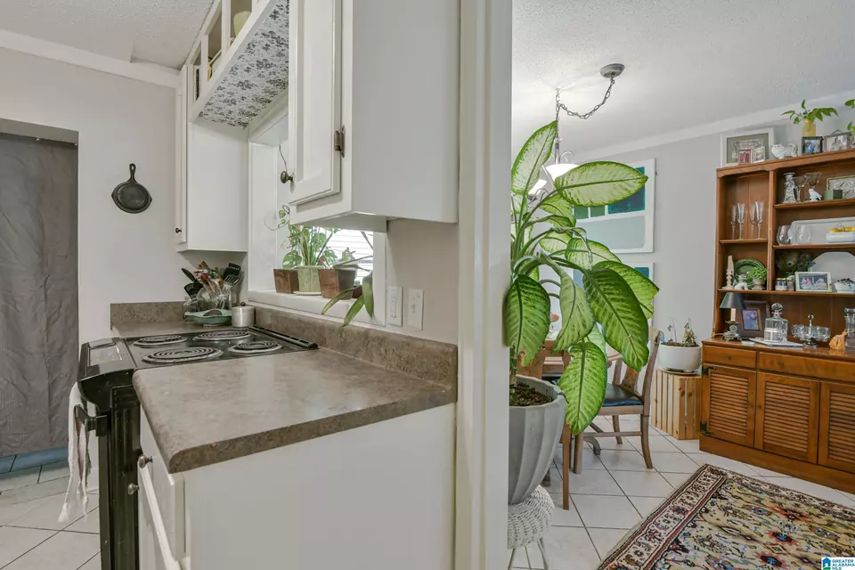 Kitchen - 1700 Valley Ave #D, Homewood, AL 35209 photo 3 of 7