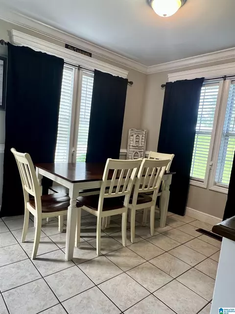 Dining - 191 County Road 629, Clanton, AL 35045 photo 1 of 1