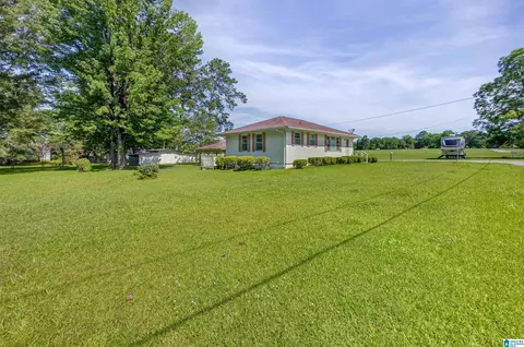 Exterior - 203 Parrish Ave, Clanton, AL 35045 photo 2 of 21