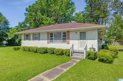 Exterior - 203 Parrish Ave, Clanton, AL 35045 photo 1 of 21