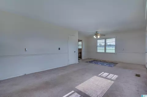 Living - 203 Parrish Ave, Clanton, AL 35045 photo 3 of 4