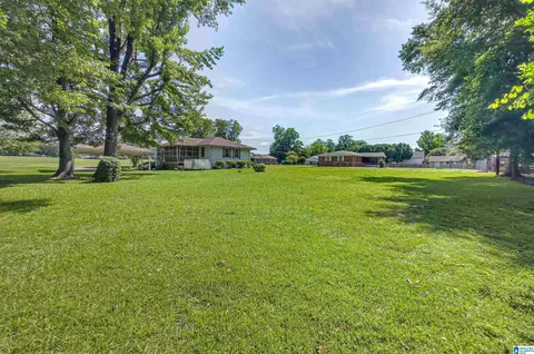 Exterior - 203 Parrish Ave, Clanton, AL 35045 photo 10 of 21