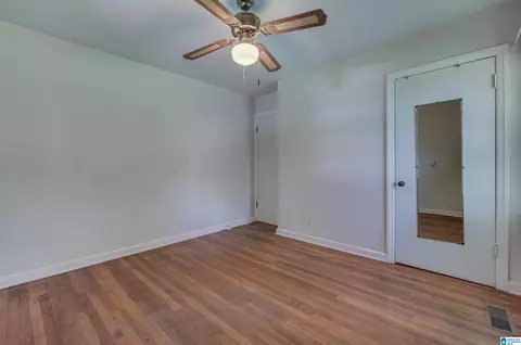 Bedroom - 203 Parrish Ave, Clanton, AL 35045 photo 4 of 5