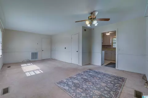 Living - 203 Parrish Ave, Clanton, AL 35045 photo 2 of 4