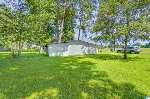 Exterior - 203 Parrish Ave, Clanton, AL 35045 photo 19 of 21