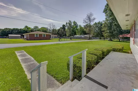 Exterior - 203 Parrish Ave, Clanton, AL 35045 photo 6 of 21