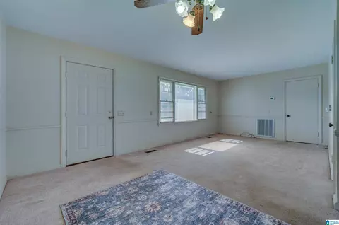 Living - 203 Parrish Ave, Clanton, AL 35045 photo 1 of 4