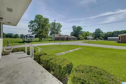 Exterior - 203 Parrish Ave, Clanton, AL 35045 photo 5 of 21