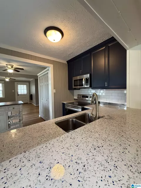 Kitchen - 1006 2nd Ave N, Clanton, AL 35045 photo 5 of 7