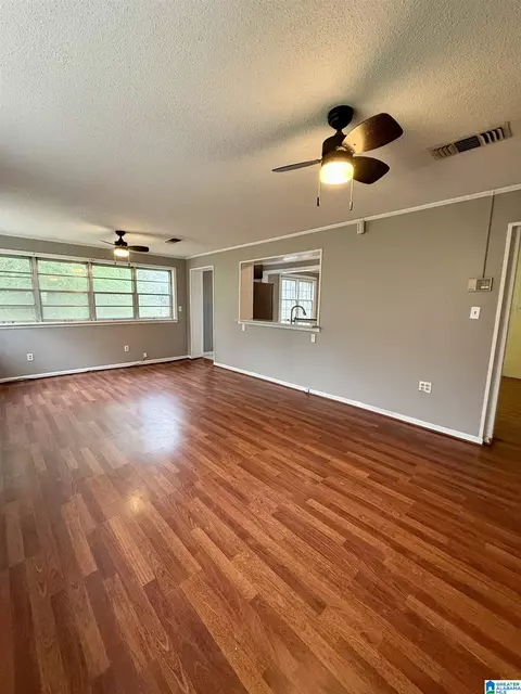 Living - 1006 2nd Ave N, Clanton, AL 35045 photo 2 of 2