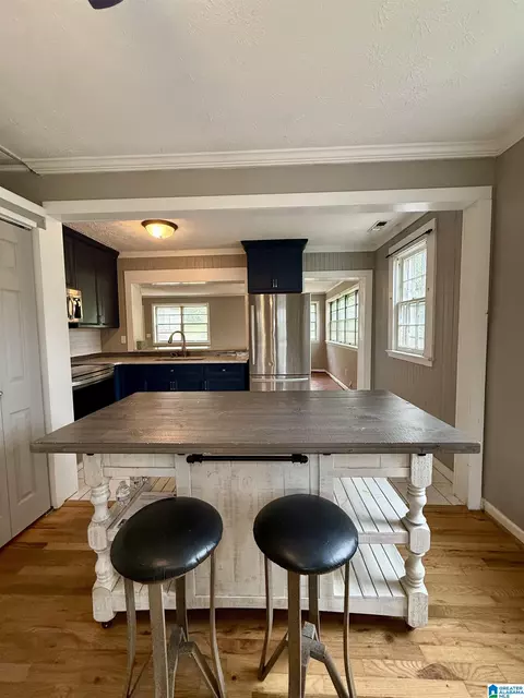 Kitchen - 1006 2nd Ave N, Clanton, AL 35045 photo 6 of 7