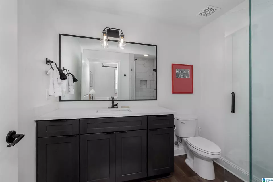 Bath - 601 Greensboro Ave #500, Tuscaloosa, AL 35401 photo 1 of 9