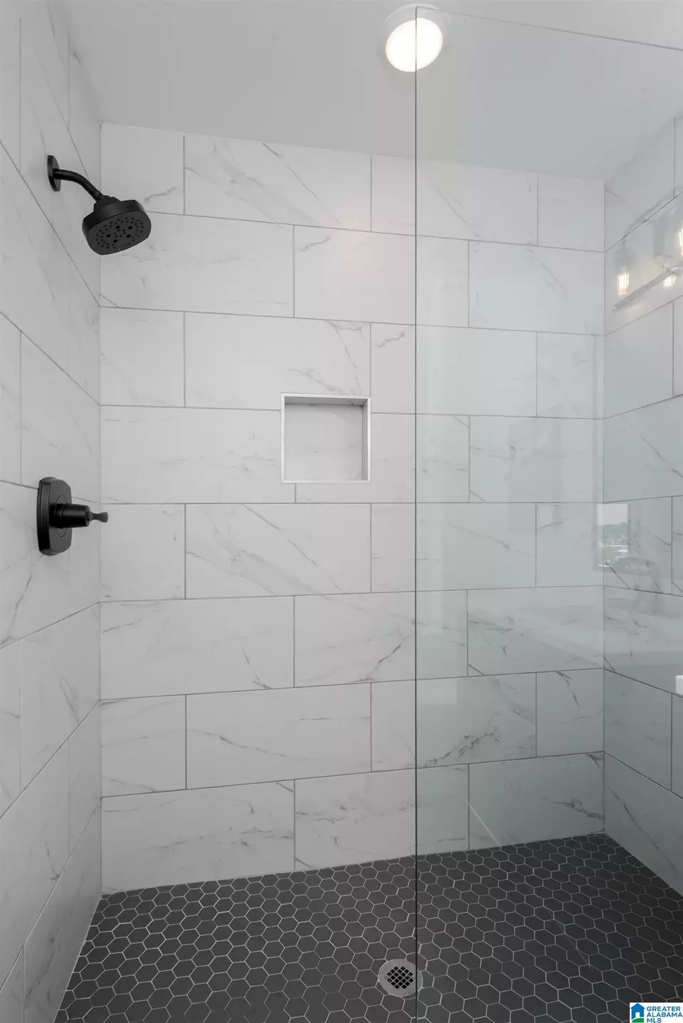 Bath - 601 Greensboro Ave #500, Tuscaloosa, AL 35401 photo 9 of 9