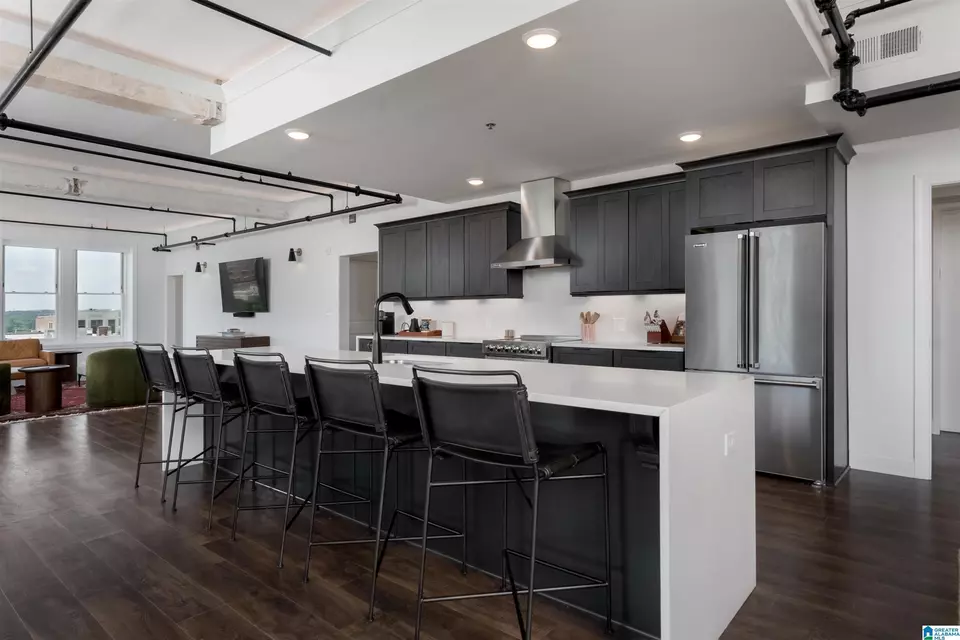 Kitchen - 601 Greensboro Ave #500, Tuscaloosa, AL 35401 photo 3 of 11