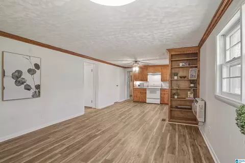 Living - 32807 Highway 31, Calera, AL 35040 photo 10 of 13