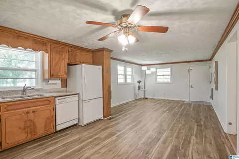 Living - 32807 Highway 31, Calera, AL 35040 photo 13 of 13