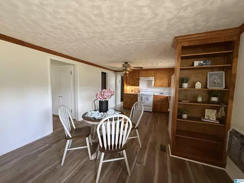 Dining - 32807 Highway 31, Calera, AL 35040 photo 1 of 6