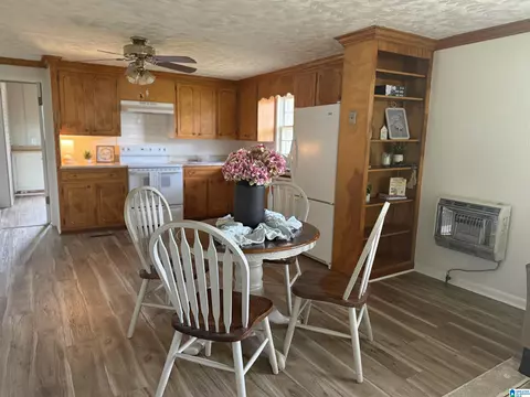 Dining - 32807 Highway 31, Calera, AL 35040 photo 2 of 6