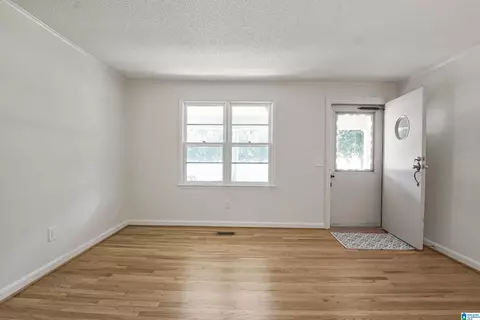 Living - 32807 Highway 31, Calera, AL 35040 photo 6 of 13