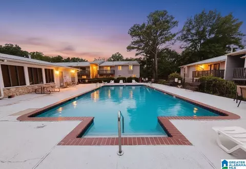 708 Woodland Vlg #708, Birmingham, AL 35216
