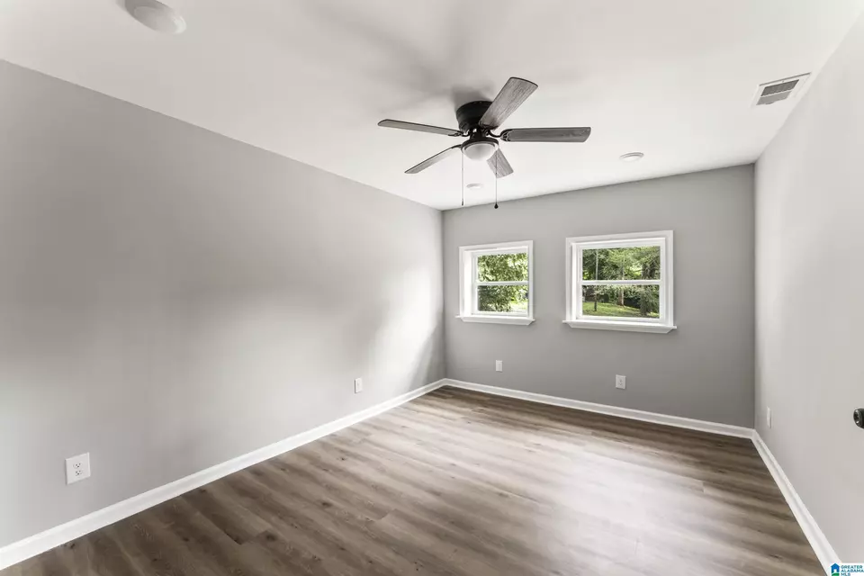 Bedroom - 3012 2nd St, Trussville, AL 35173 photo 4 of 4
