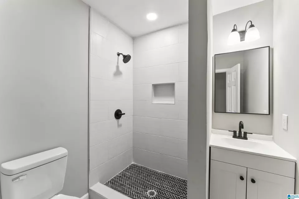 Bath - 3012 2nd St, Trussville, AL 35173 photo 2 of 2