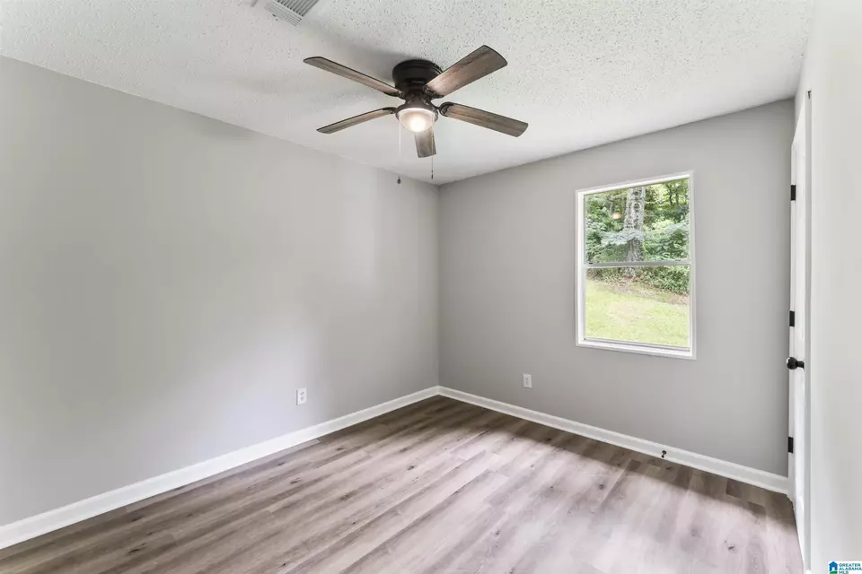 Bedroom - 3012 2nd St, Trussville, AL 35173 photo 2 of 4
