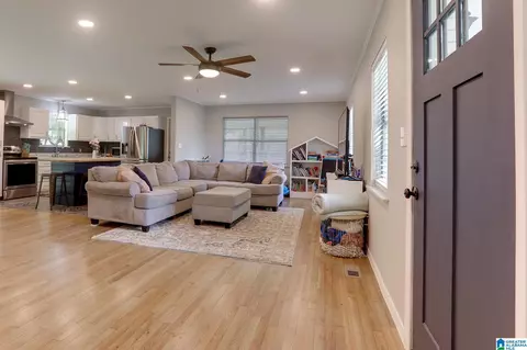 Entry Way - 106 Deer St, Jasper, AL 35504 photo 1 of 1