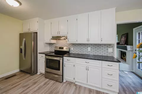 Kitchen - 100 Camille Ct, Clanton, AL 35045 photo 3 of 7