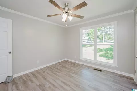 Bedroom - 100 Camille Ct, Clanton, AL 35045 photo 5 of 6