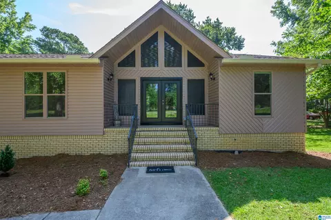 Exterior - 100 Camille Ct, Clanton, AL 35045 photo 4 of 16