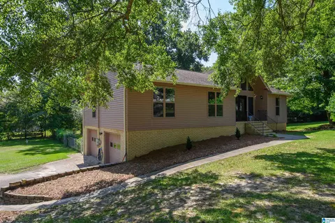 Exterior - 100 Camille Ct, Clanton, AL 35045 photo 3 of 16