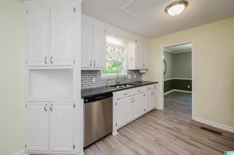 Kitchen - 100 Camille Ct, Clanton, AL 35045 photo 2 of 7