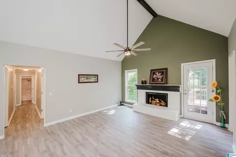 Living - 100 Camille Ct, Clanton, AL 35045 photo 3 of 4