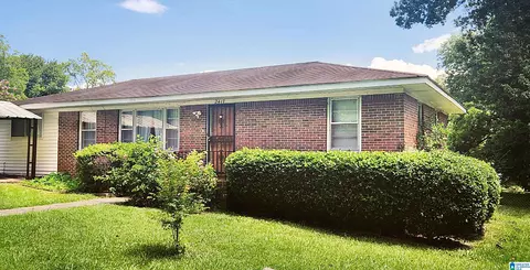 2417 Pine Cone Cir, Tarrant, AL 35217