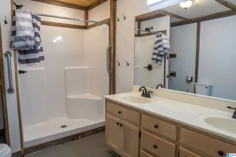 Bath - 3455 Ebell Rd, Oneonta, AL 35121 photo 1 of 1