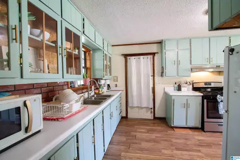 Kitchen - 34 Raley St, Vincent, AL 35178 photo 2 of 2