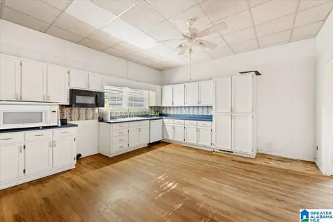 Kitchen - 106 4th Ave E, Oneonta, AL 35121 photo 1 of 4