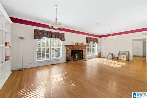 Living - 106 4th Ave E, Oneonta, AL 35121 photo 1 of 3