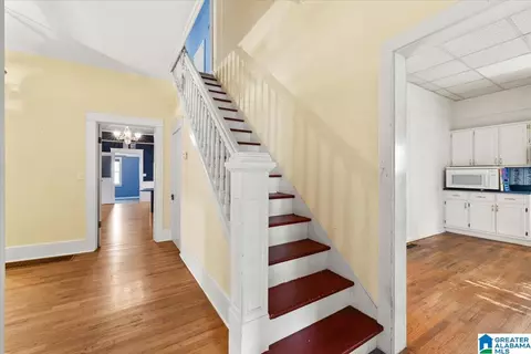 Entry Way - 106 4th Ave E, Oneonta, AL 35121 photo 4 of 6