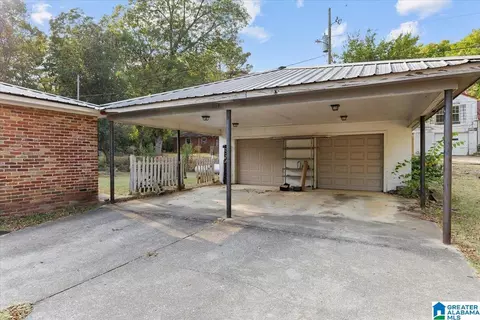Exterior - 106 4th Ave E, Oneonta, AL 35121 photo 9 of 11